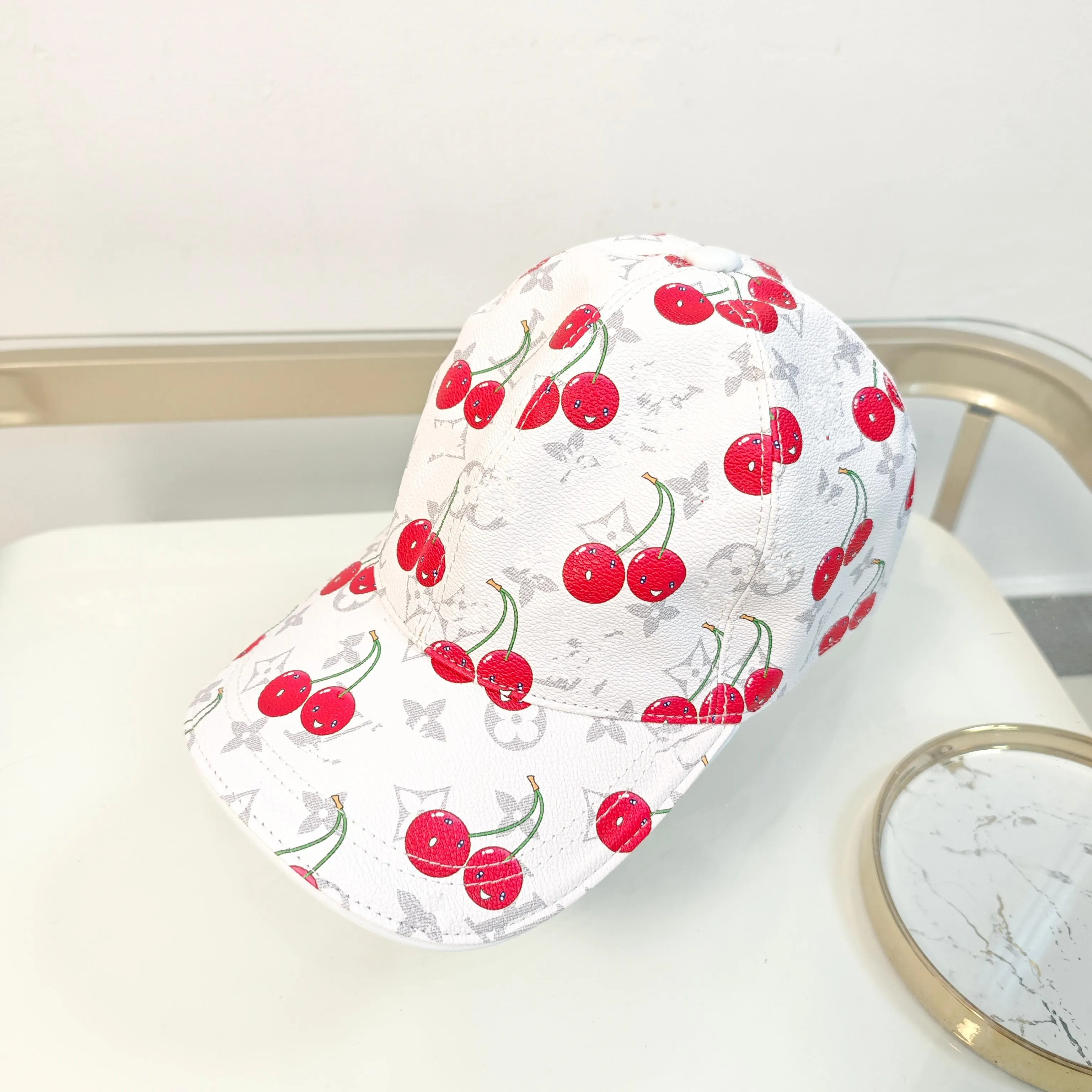 Loewe cap