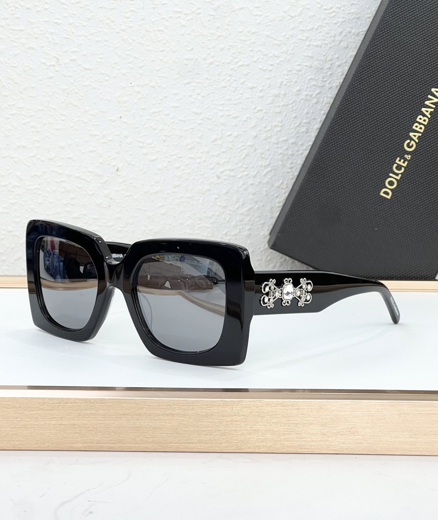 D&G Glasses #39