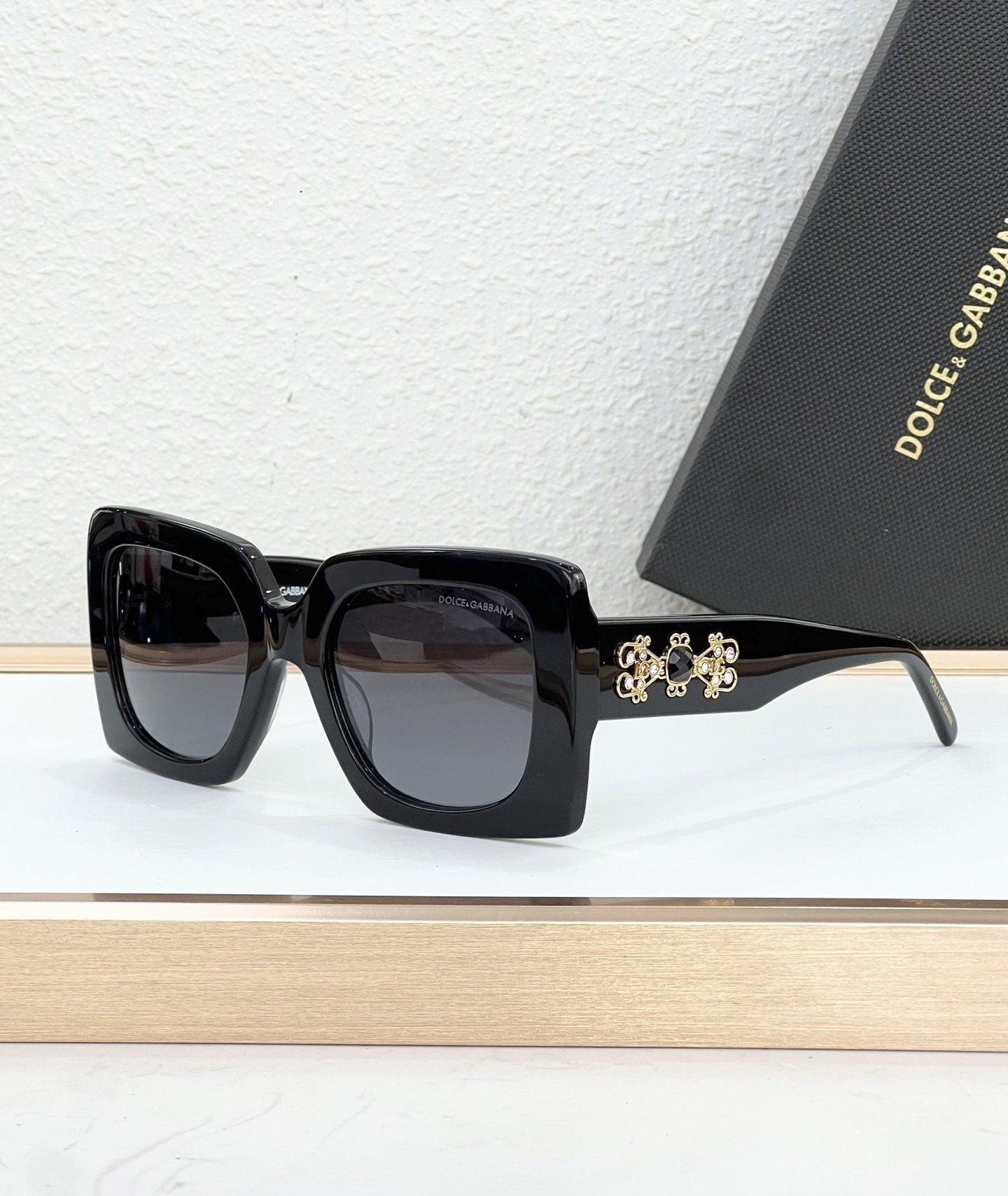 D&G Glasses #40