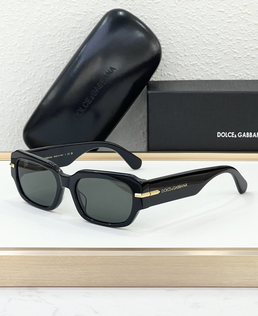 D&G Glasses #105