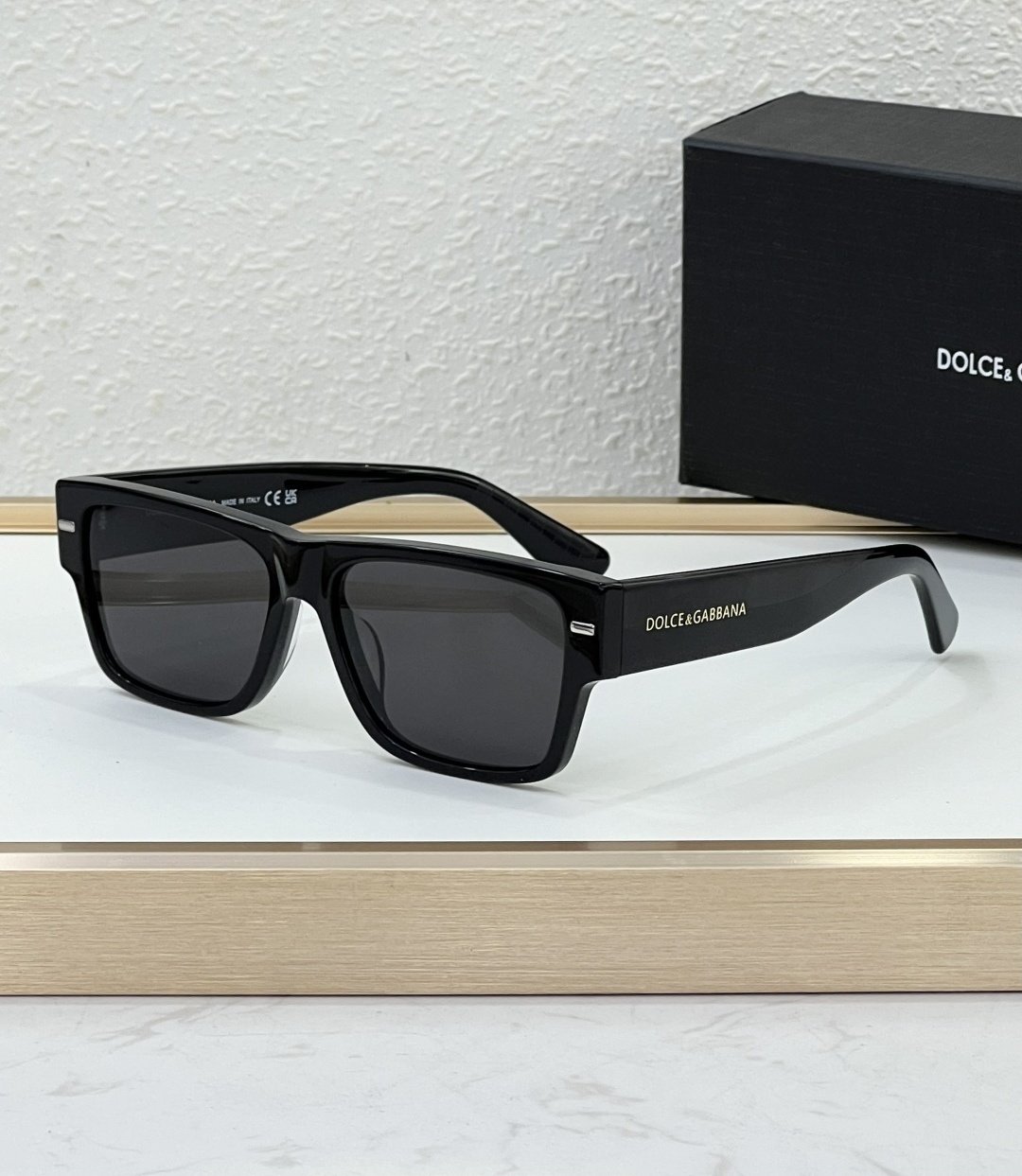 D&G Glasses #122