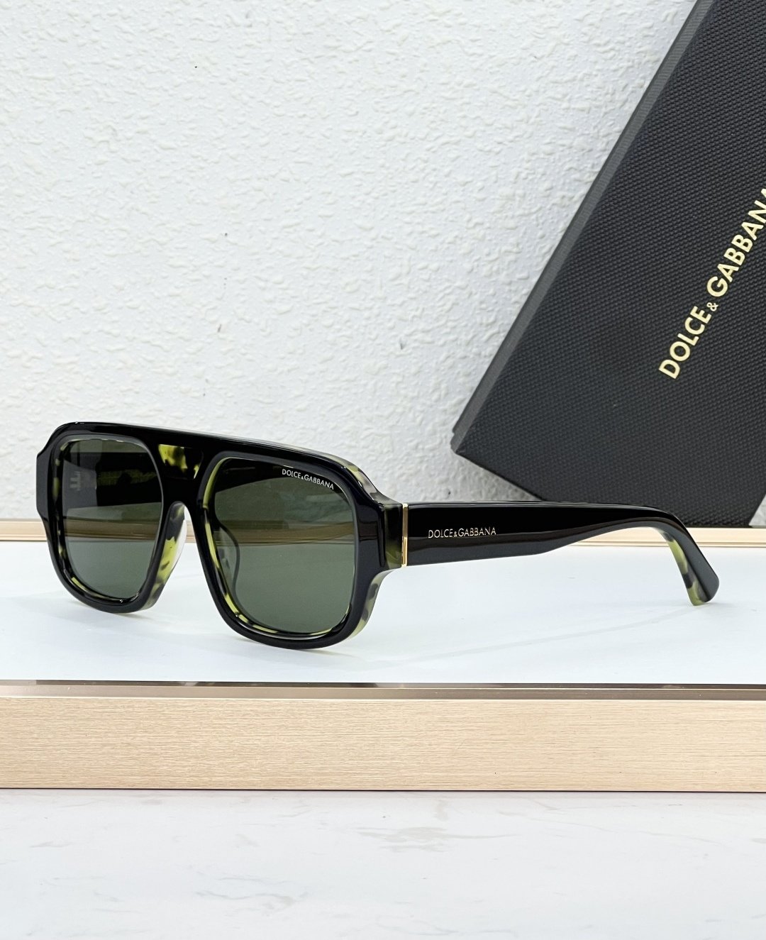 D&G Glasses #124