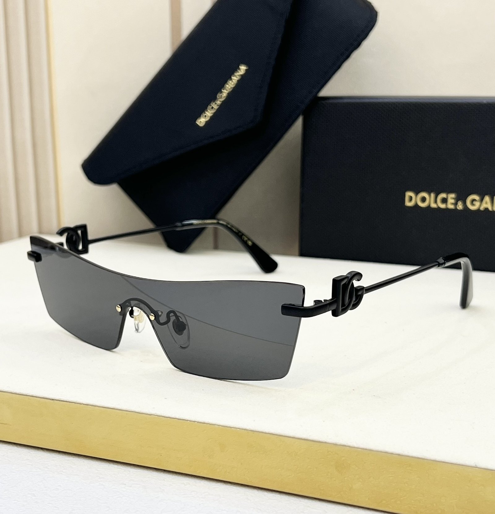 D&G Glasses #130