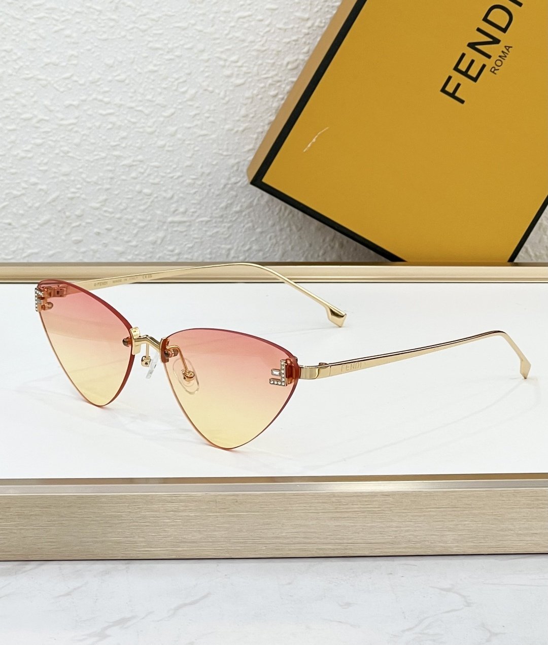 Fendi Glasses #121
