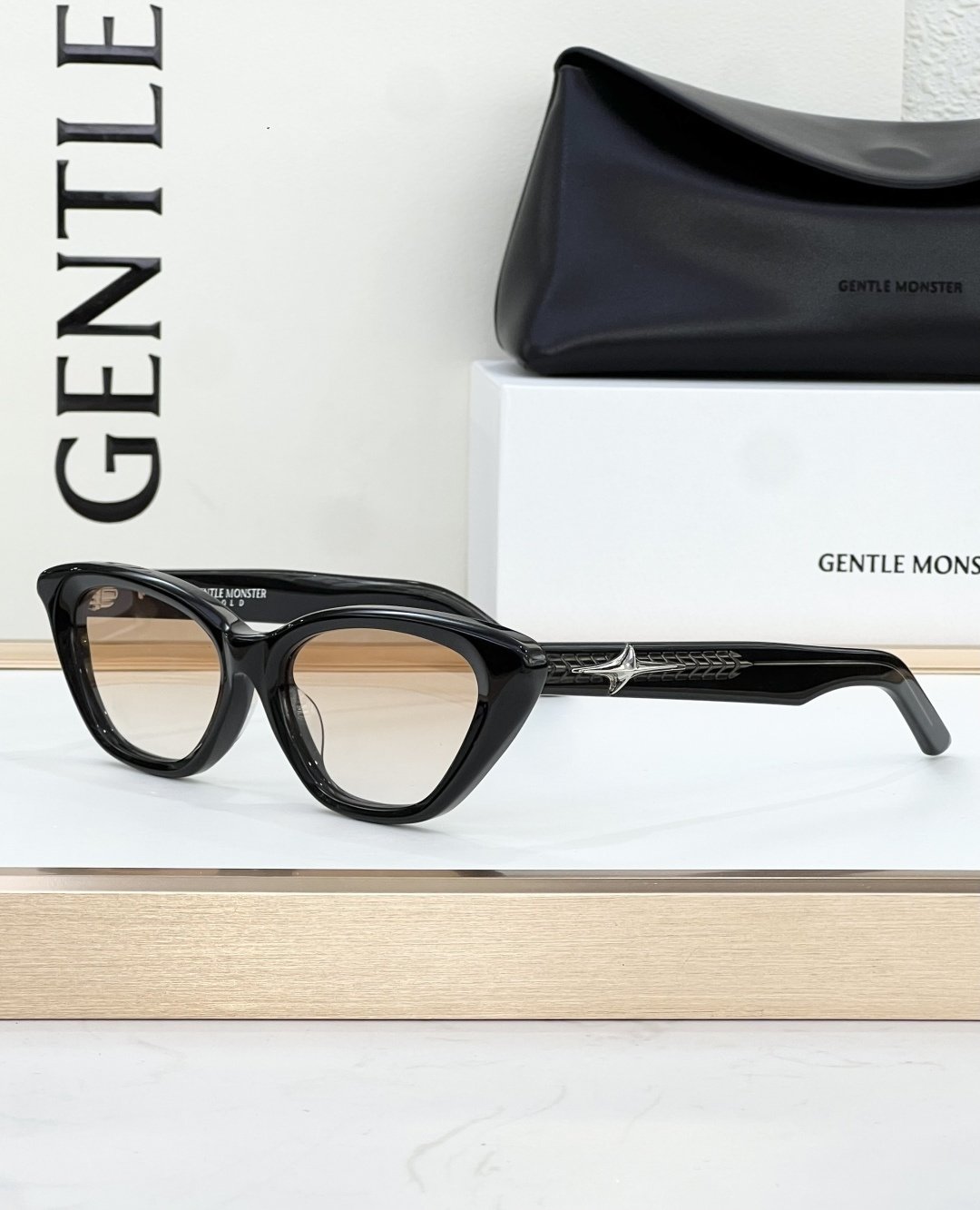 Gentle monster Glasses #68