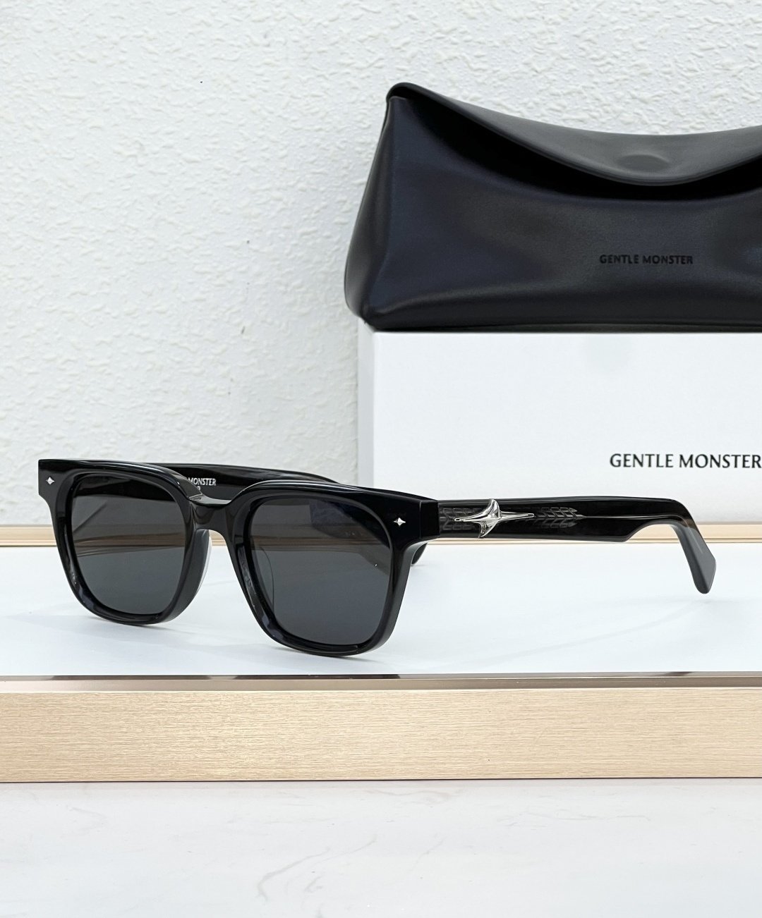 Gentle monster Glasses #83