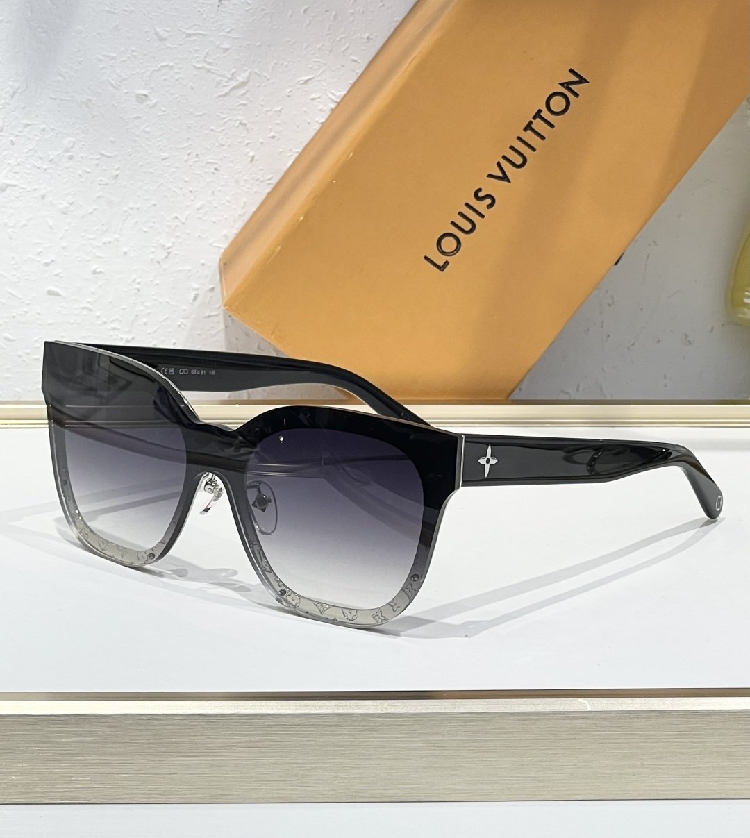 Louis Vuitton Glasses #10
