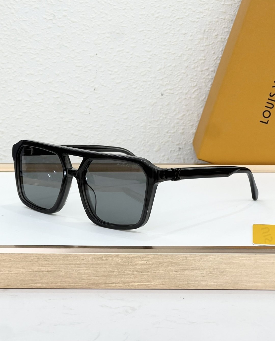 Louis Vuitton Glasses #48