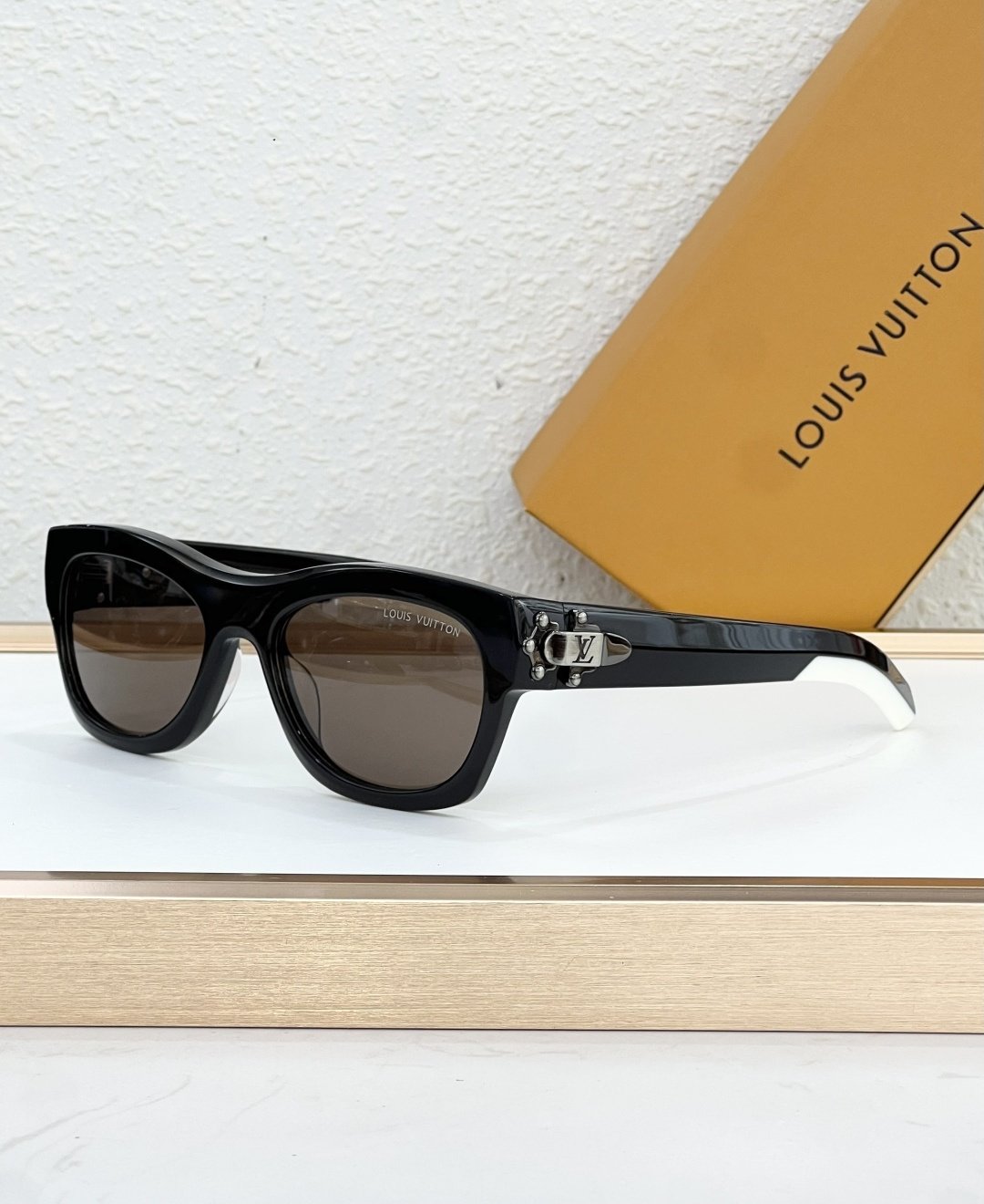 Louis Vuitton Glasses #58