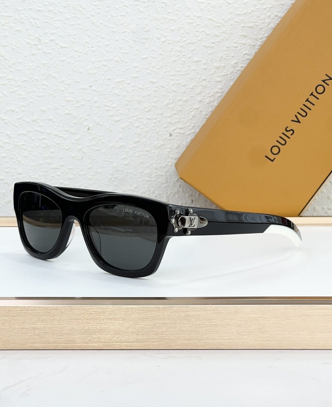 Louis Vuitton Glasses #61