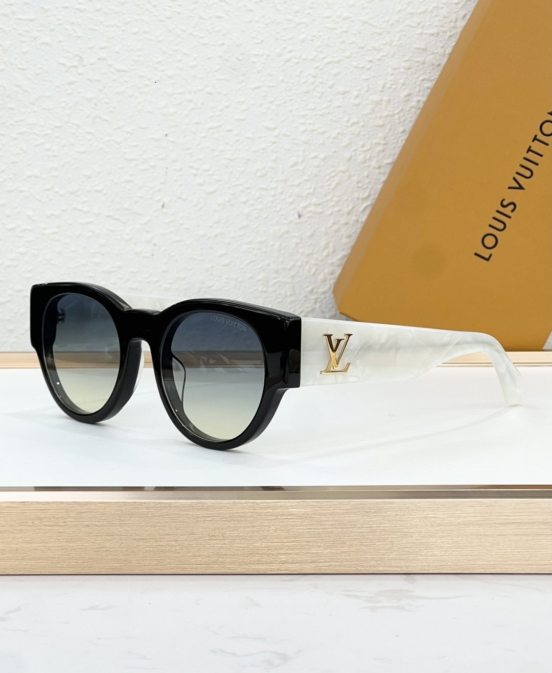 Louis Vuitton Glasses #66
