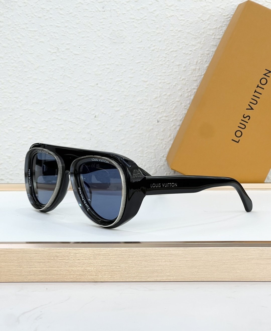 Louis Vuitton Glasses #81