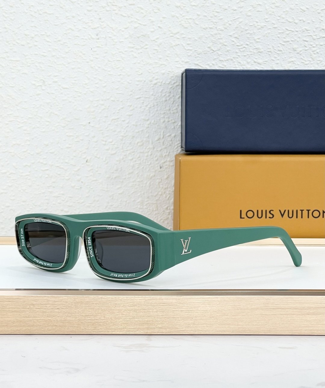 Louis Vuitton Glasses #83