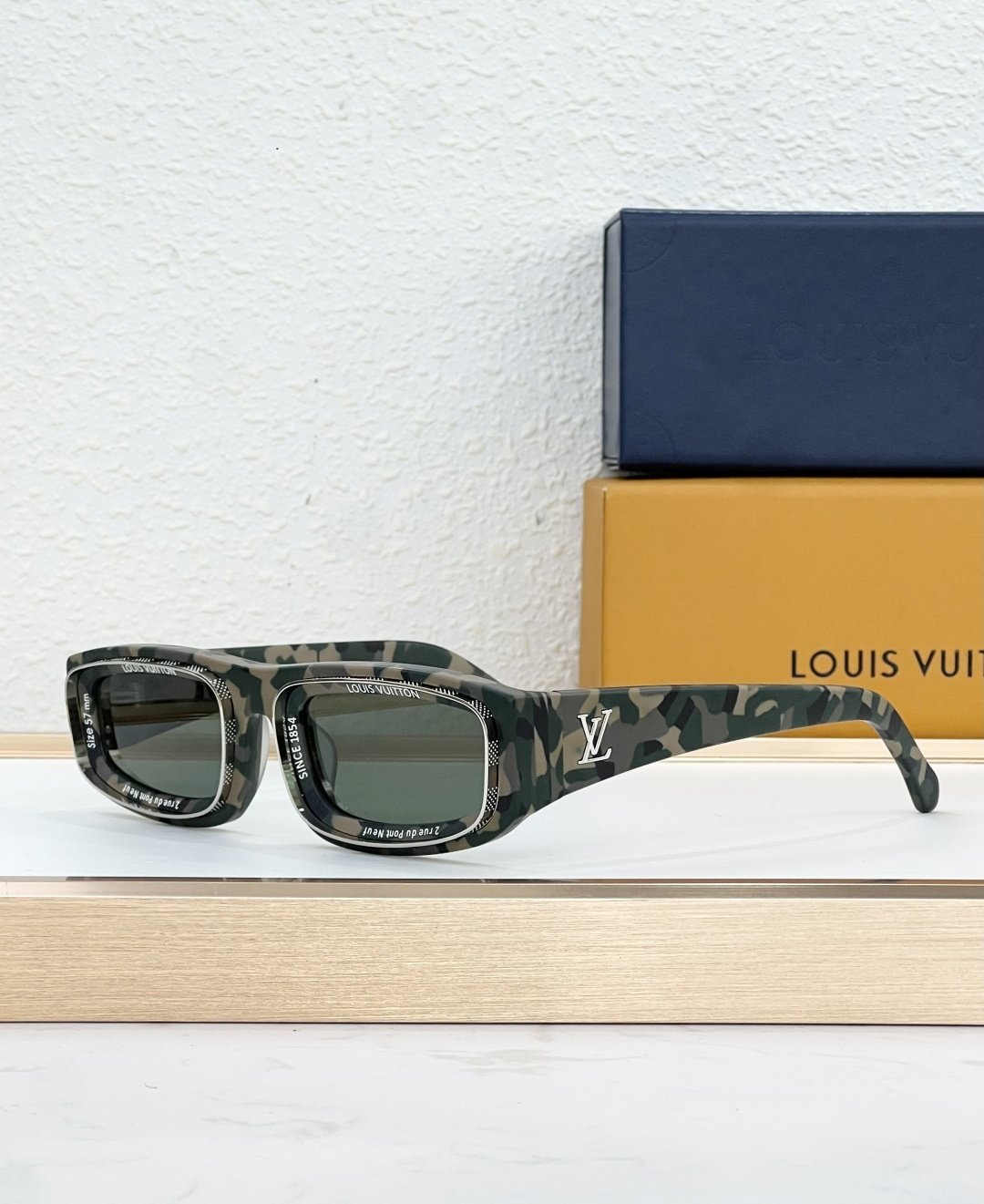 Louis Vuitton Glasses #84
