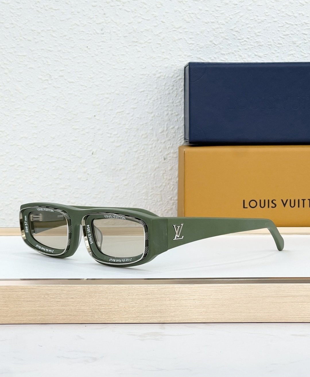 Louis Vuitton Glasses #86