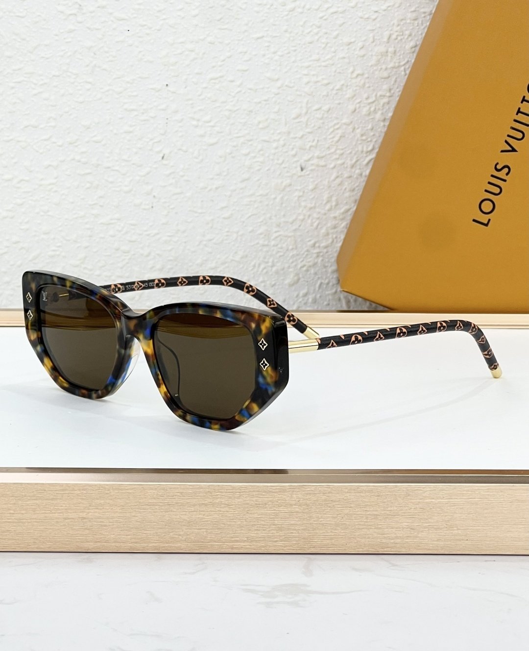 Louis Vuitton Glasses #95