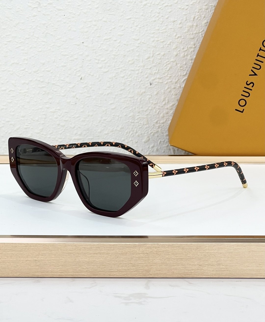 Louis Vuitton Glasses #96