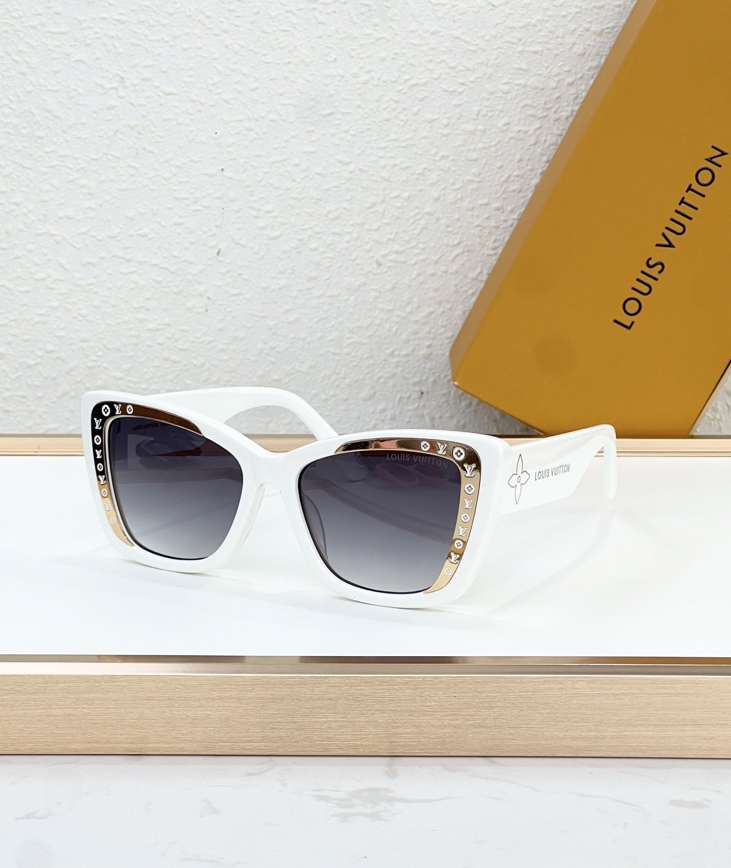 Louis Vuitton Glasses #104