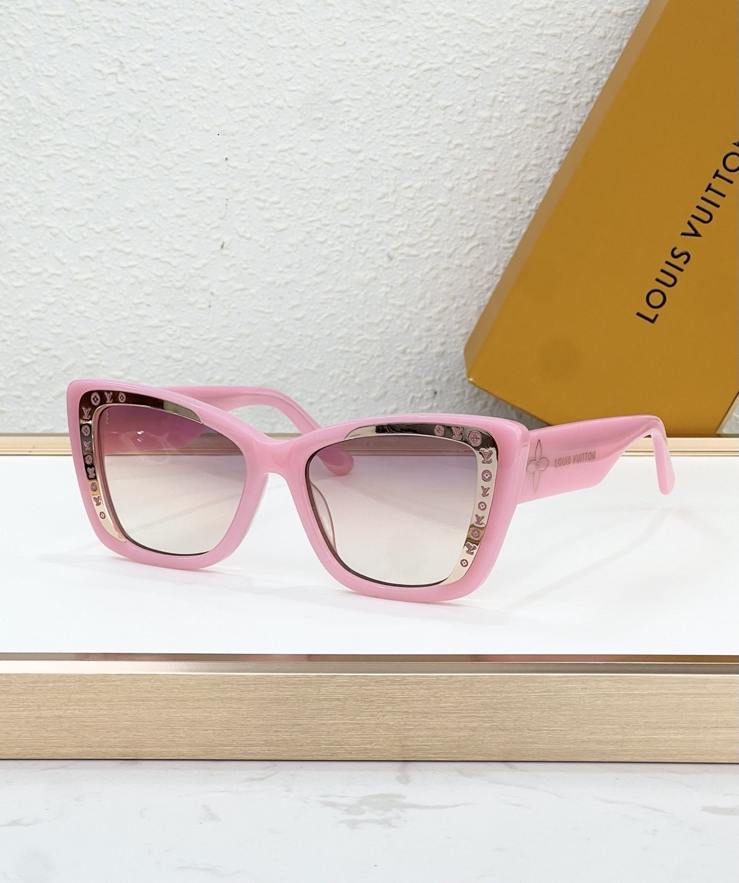 Louis Vuitton Glasses #105