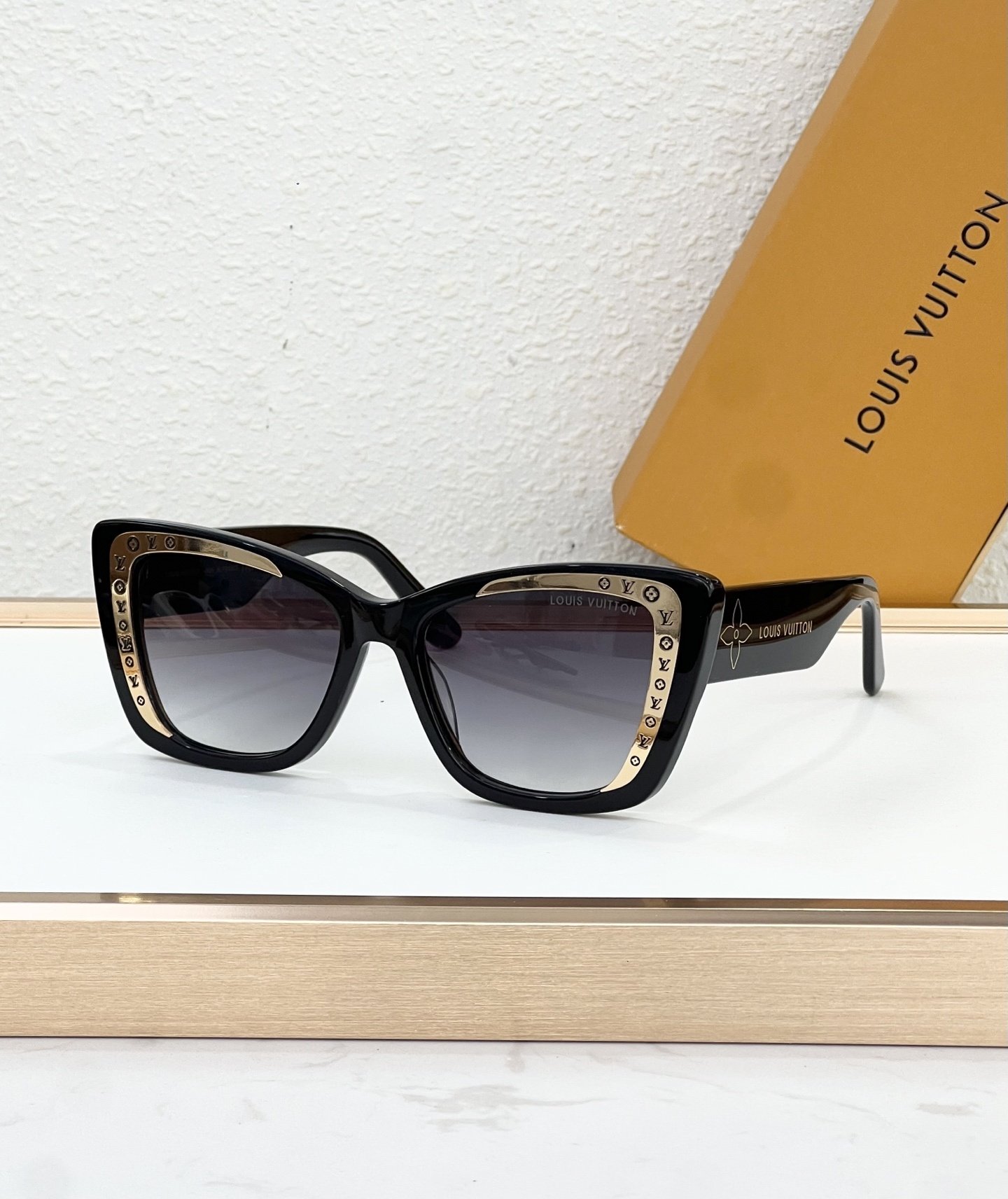 Louis Vuitton Glasses #108