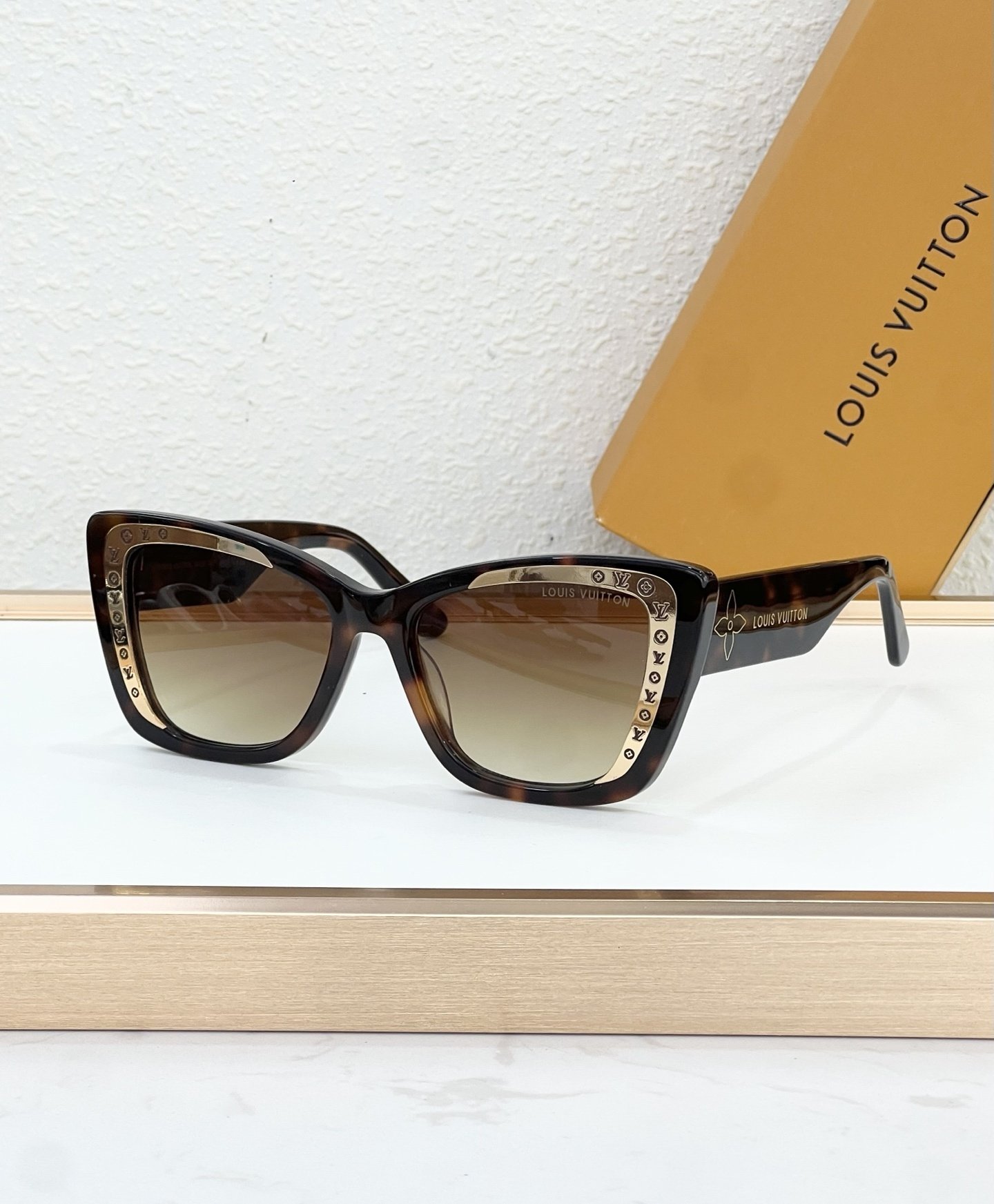 Louis Vuitton Glasses #109