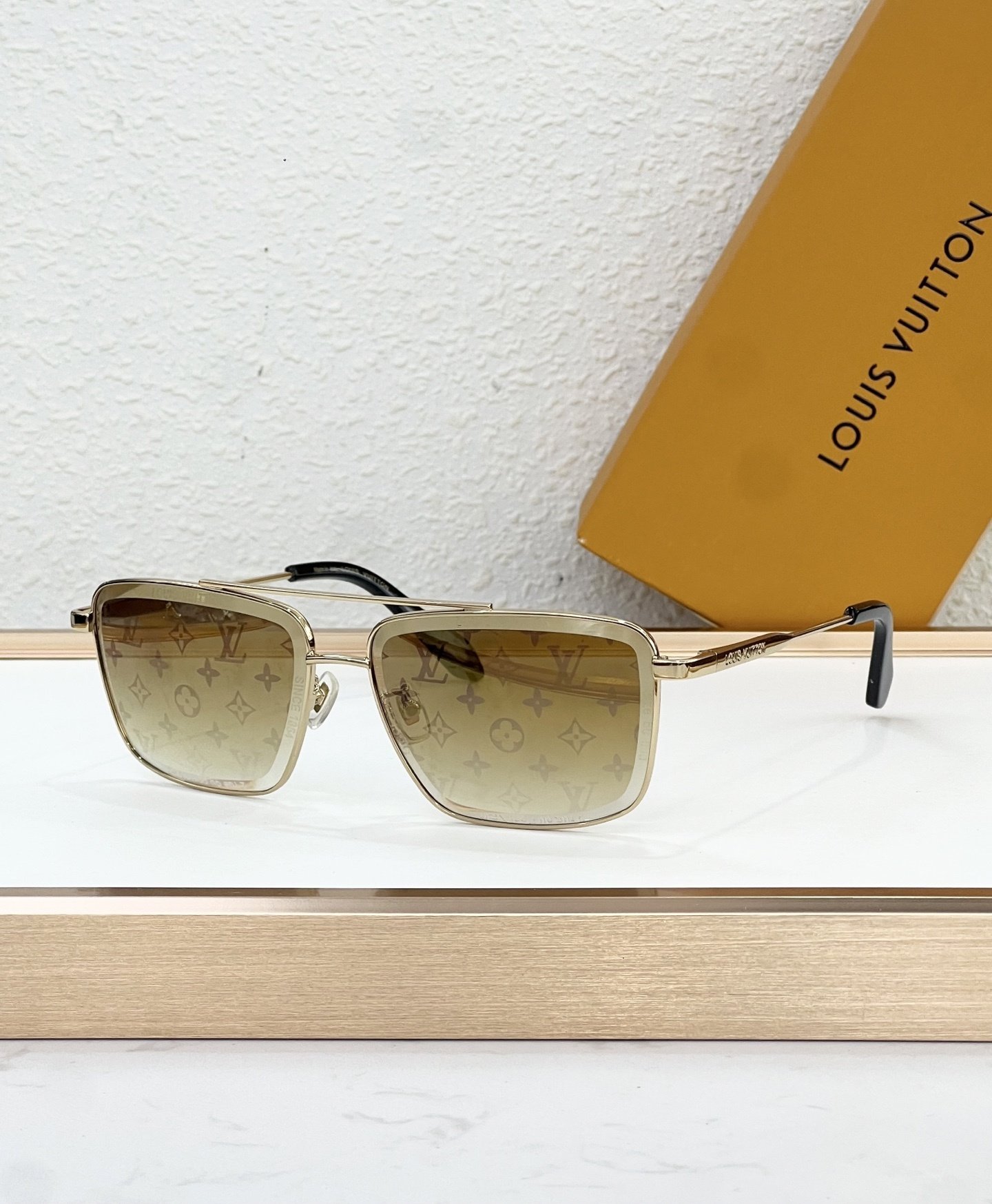 Louis Vuitton Glasses #111