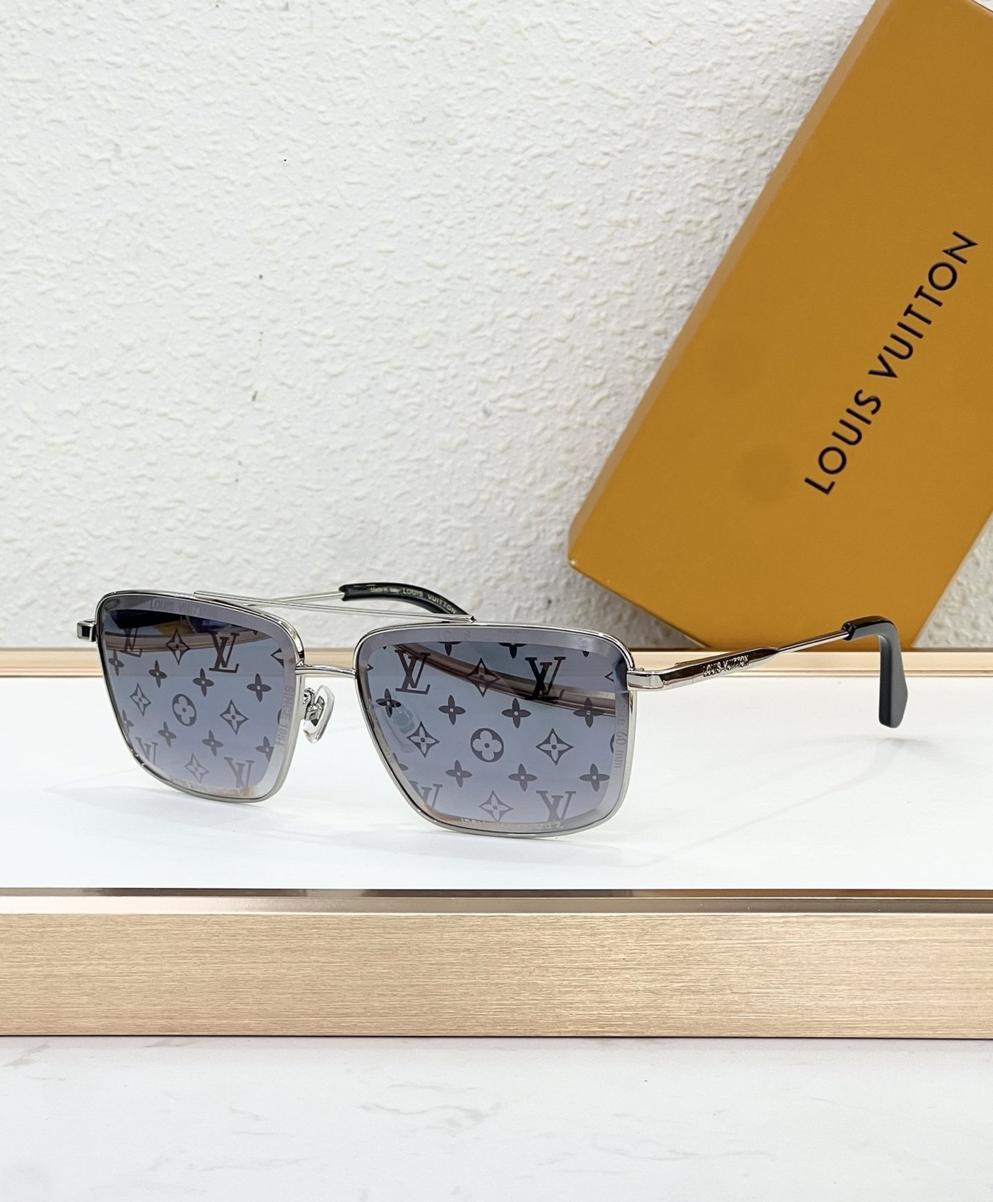 Louis Vuitton Glasses #115