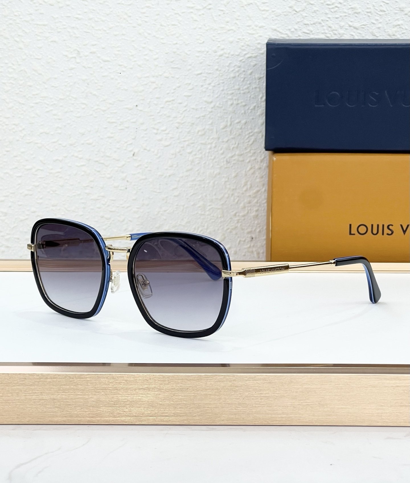 Louis Vuitton Glasses #116