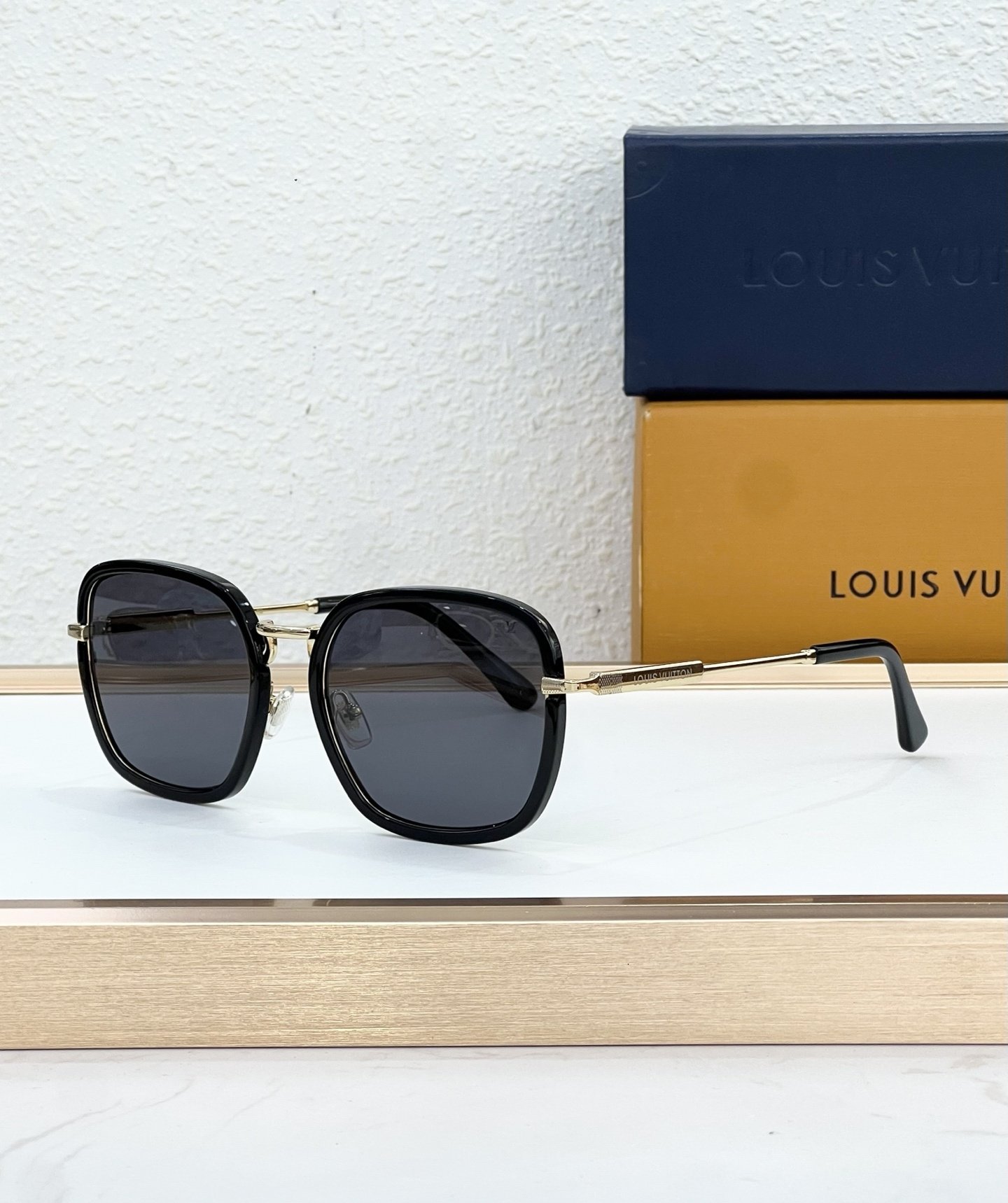 Louis Vuitton Glasses #118