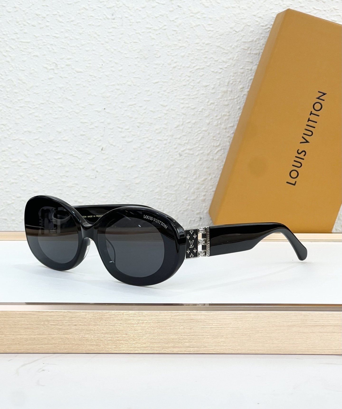 Louis Vuitton Glasses #125