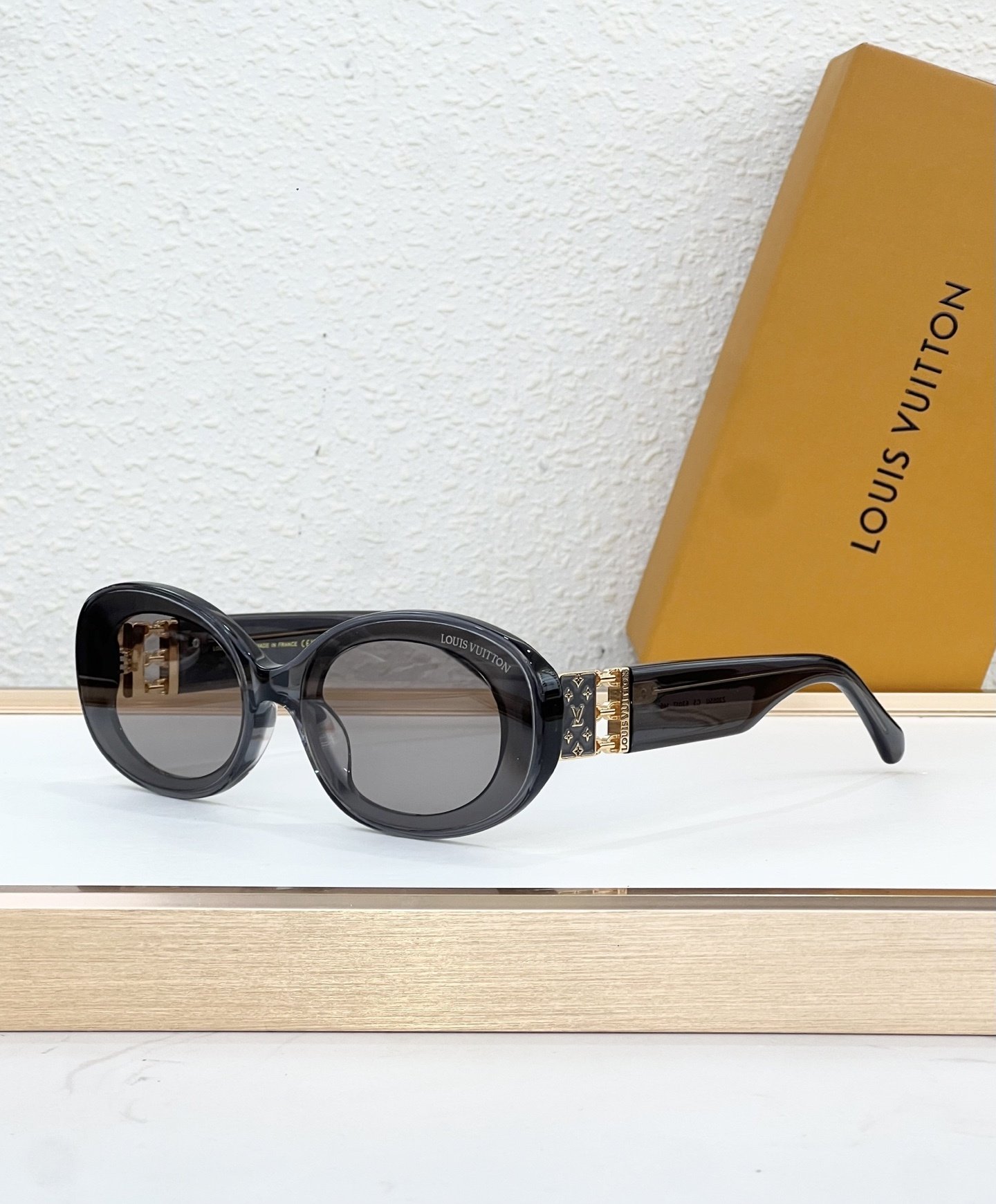 Louis Vuitton Glasses #126