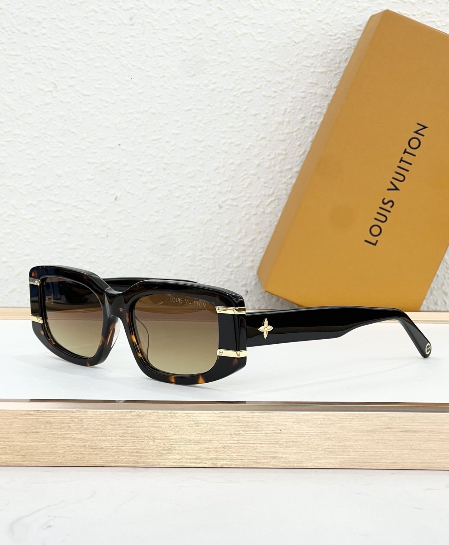 Louis Vuitton Glasses #130