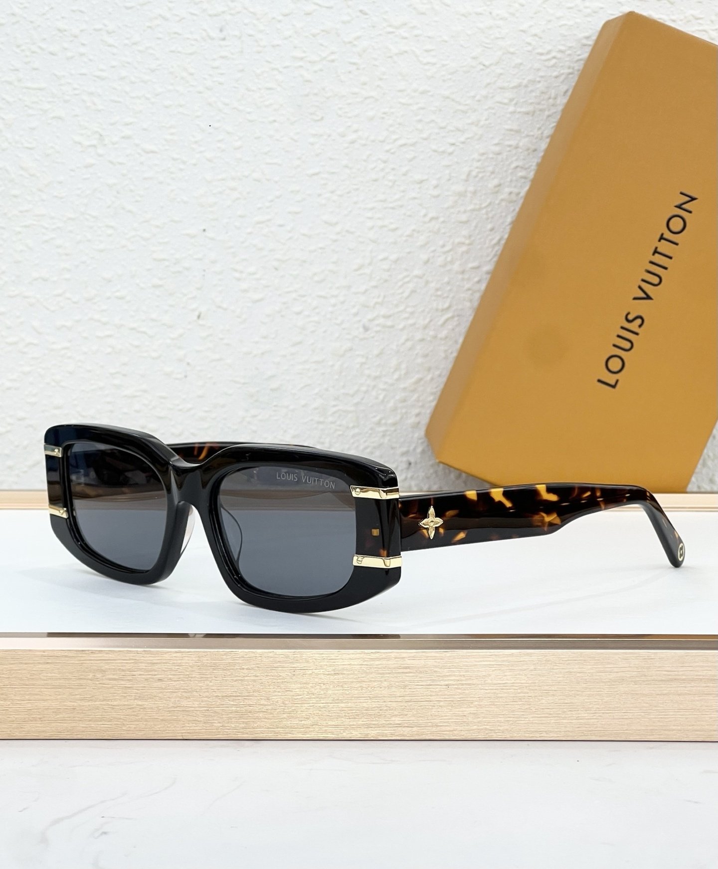 Louis Vuitton Glasses #131