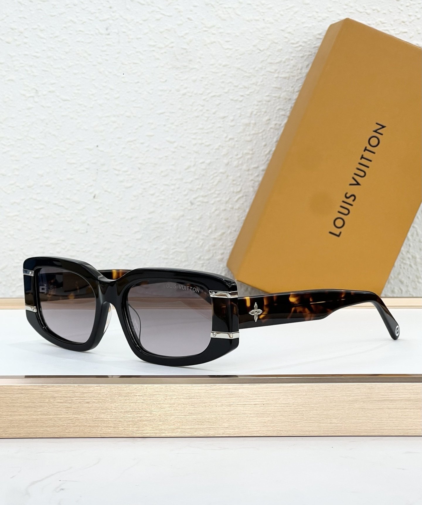Louis Vuitton Glasses #133