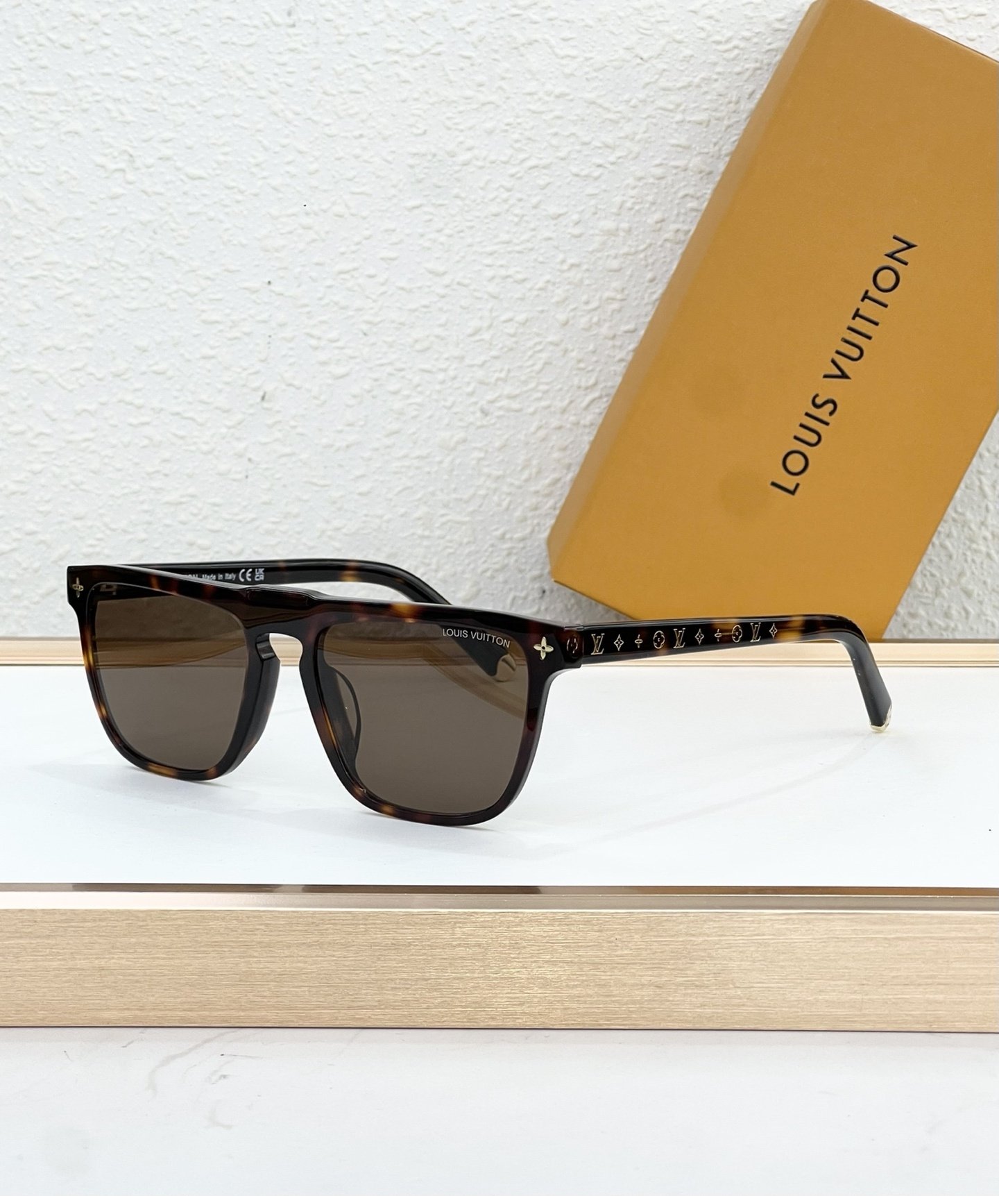 Louis Vuitton Glasses #140