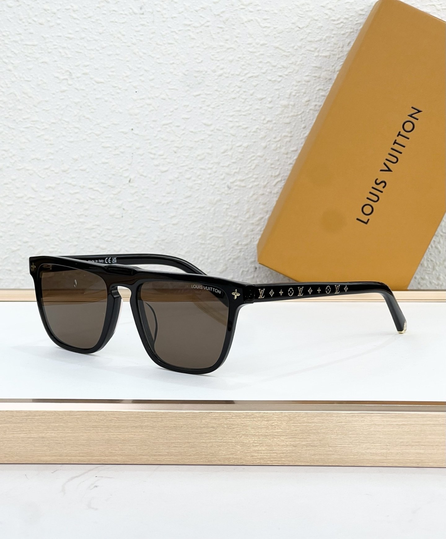 Louis Vuitton Glasses #141