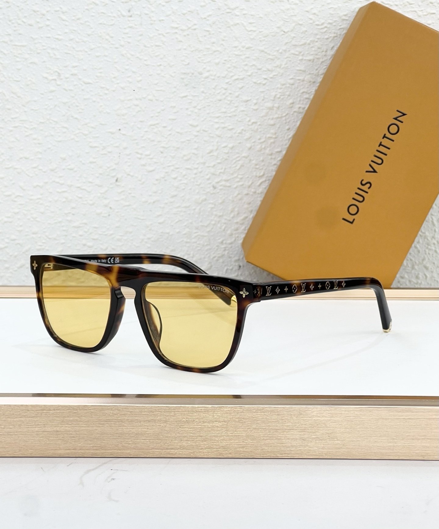 Louis Vuitton Glasses #143