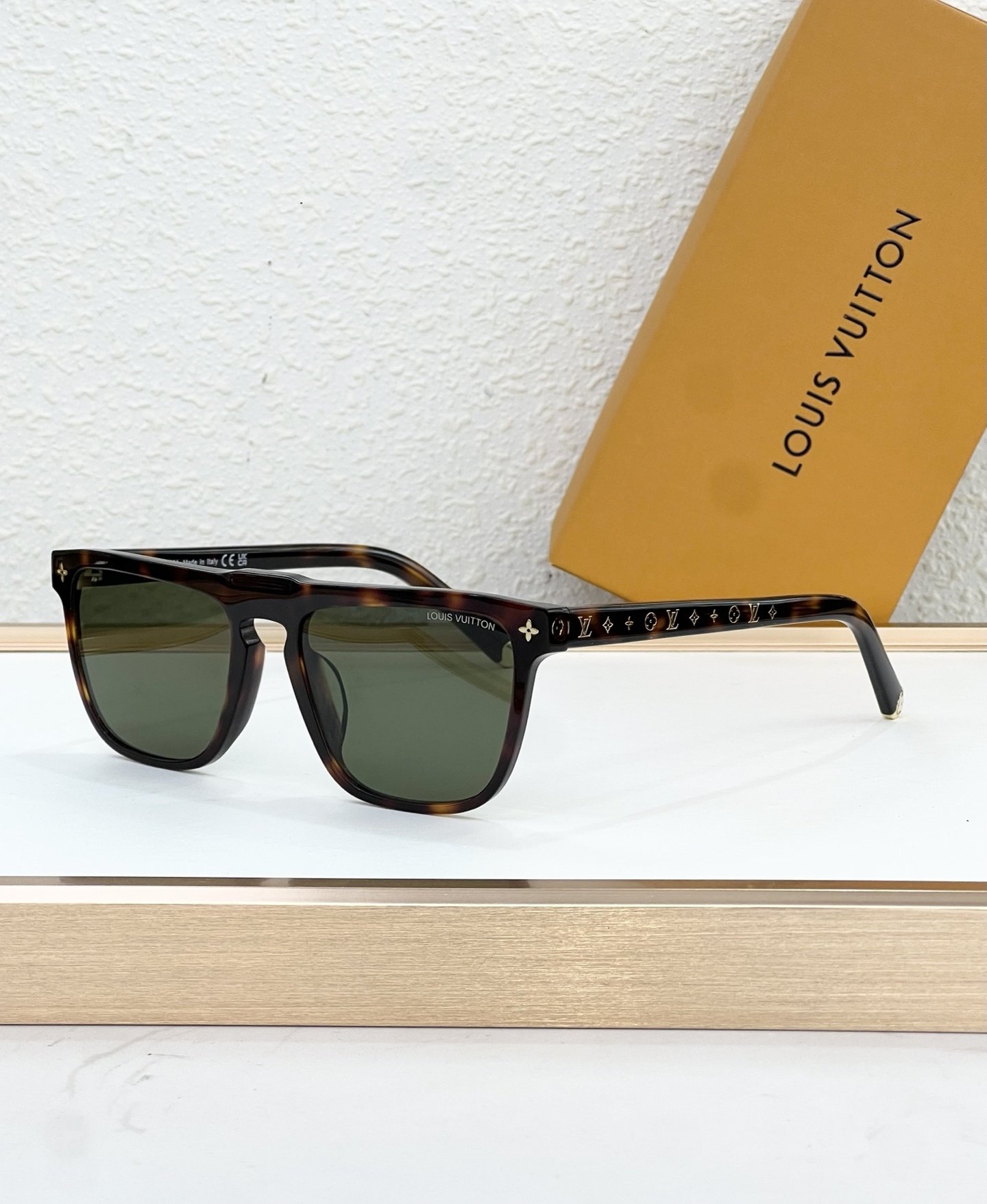 Louis Vuitton Glasses #144