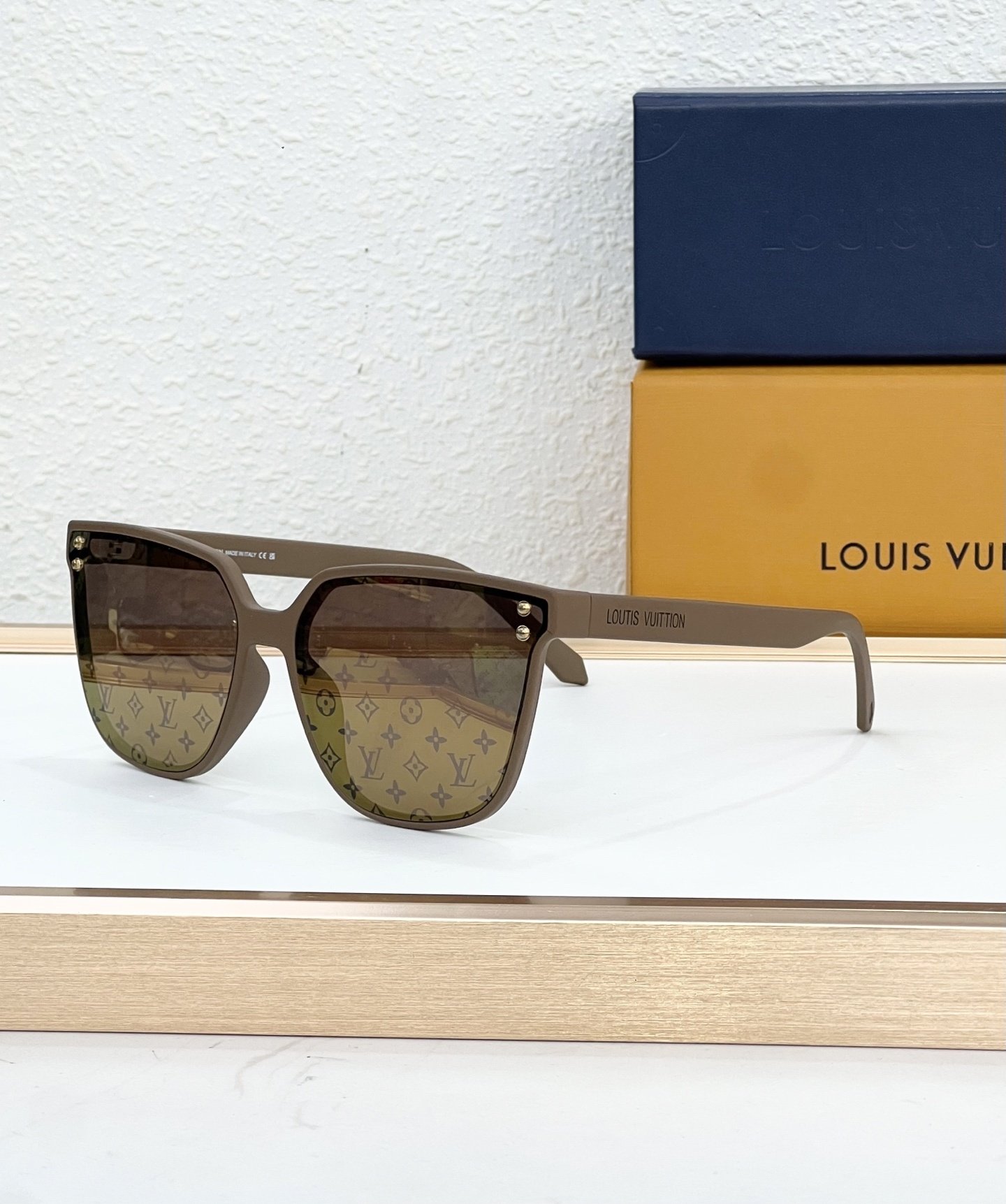 Louis Vuitton Glasses #148
