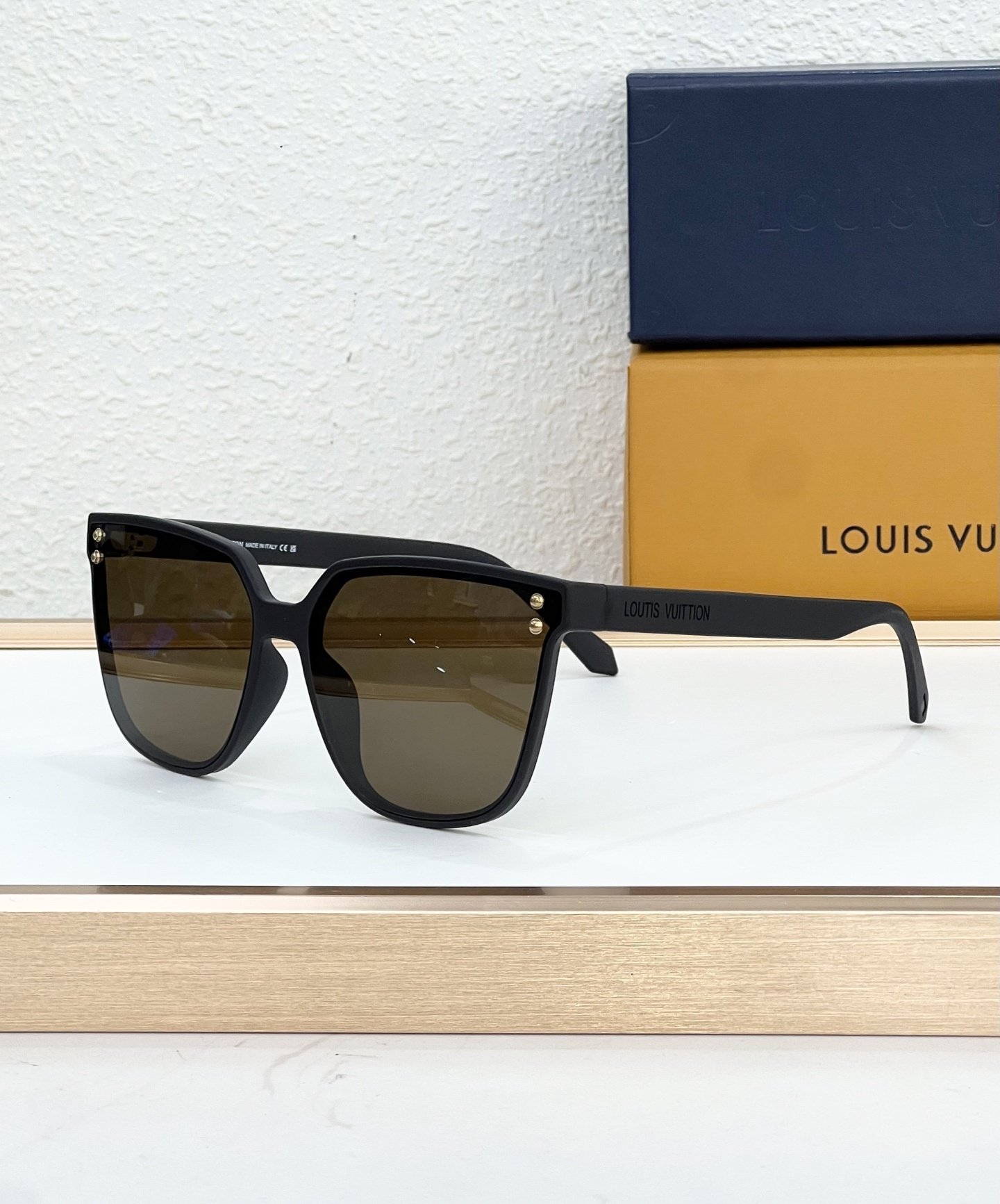 Louis Vuitton Glasses #152