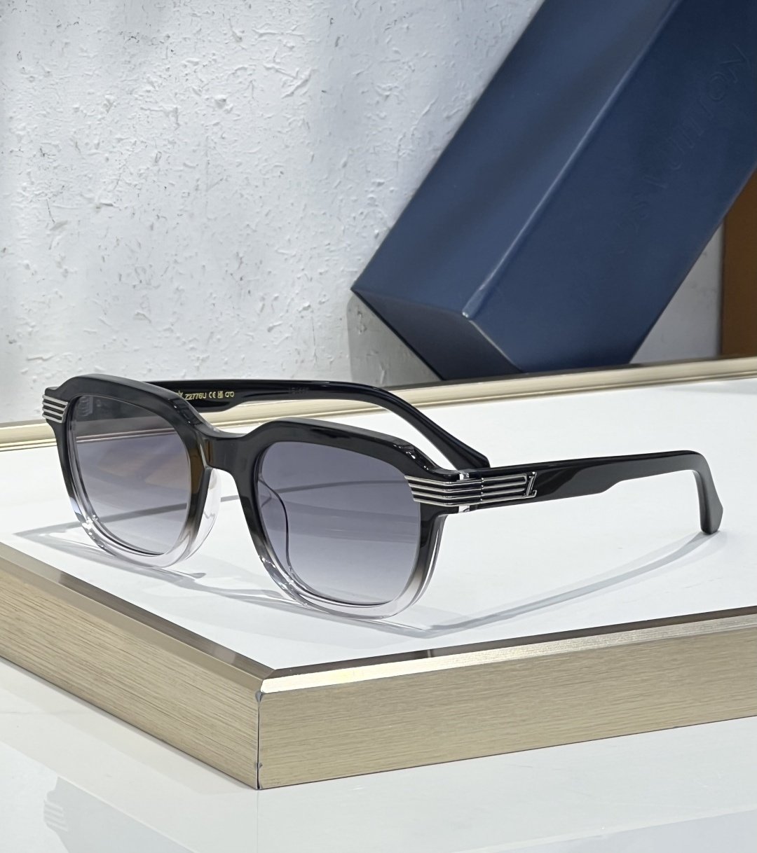 Louis Vuitton Glasses #159