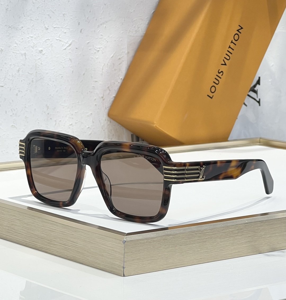 Louis Vuitton Glasses #164
