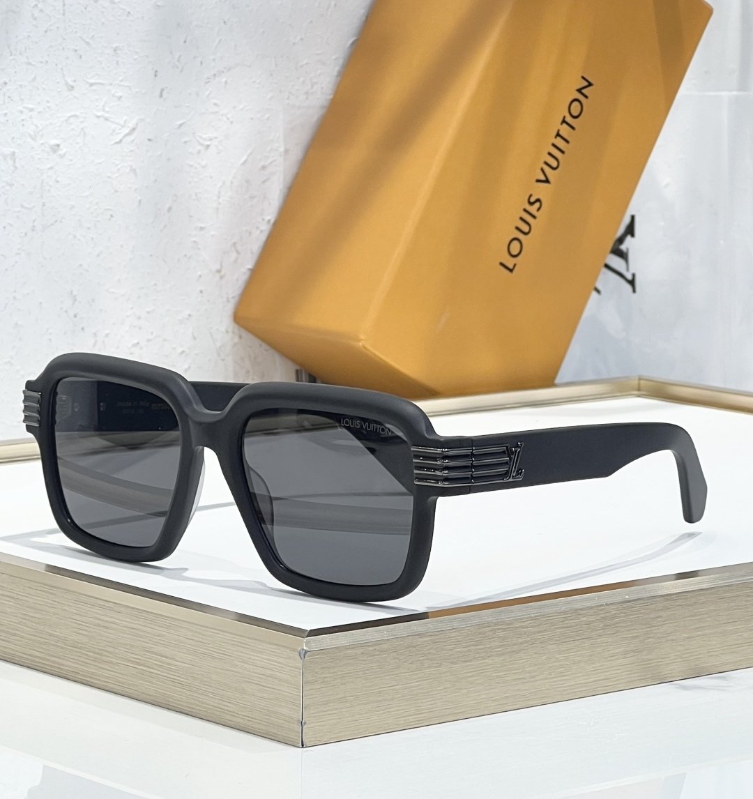 Louis Vuitton Glasses #167