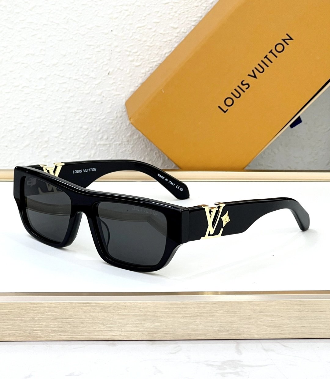 Louis Vuitton Glasses #174