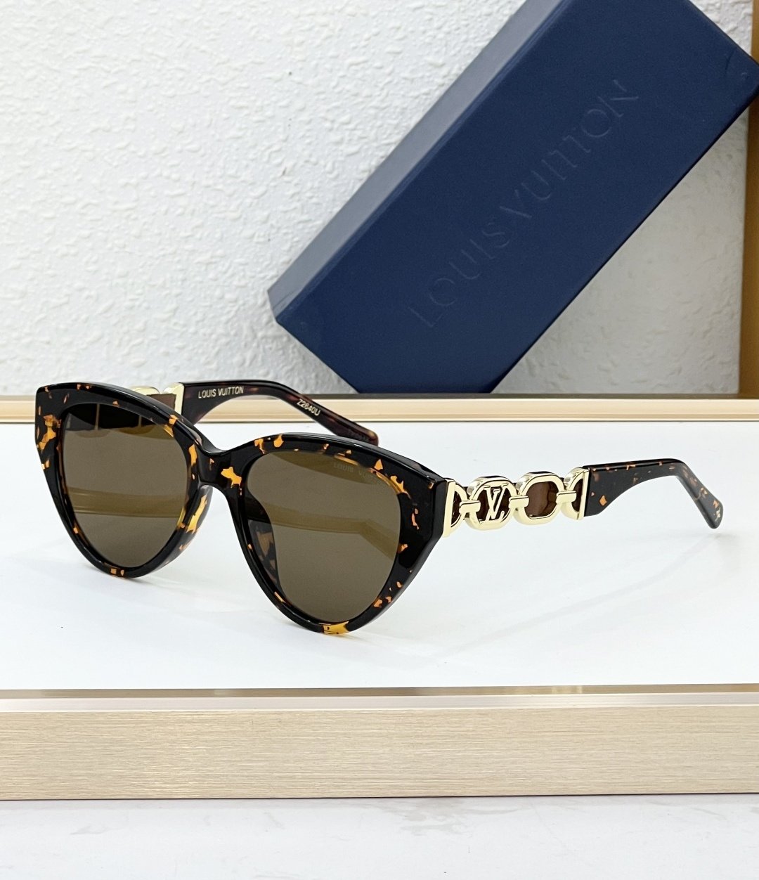 Louis Vuitton Glasses #178