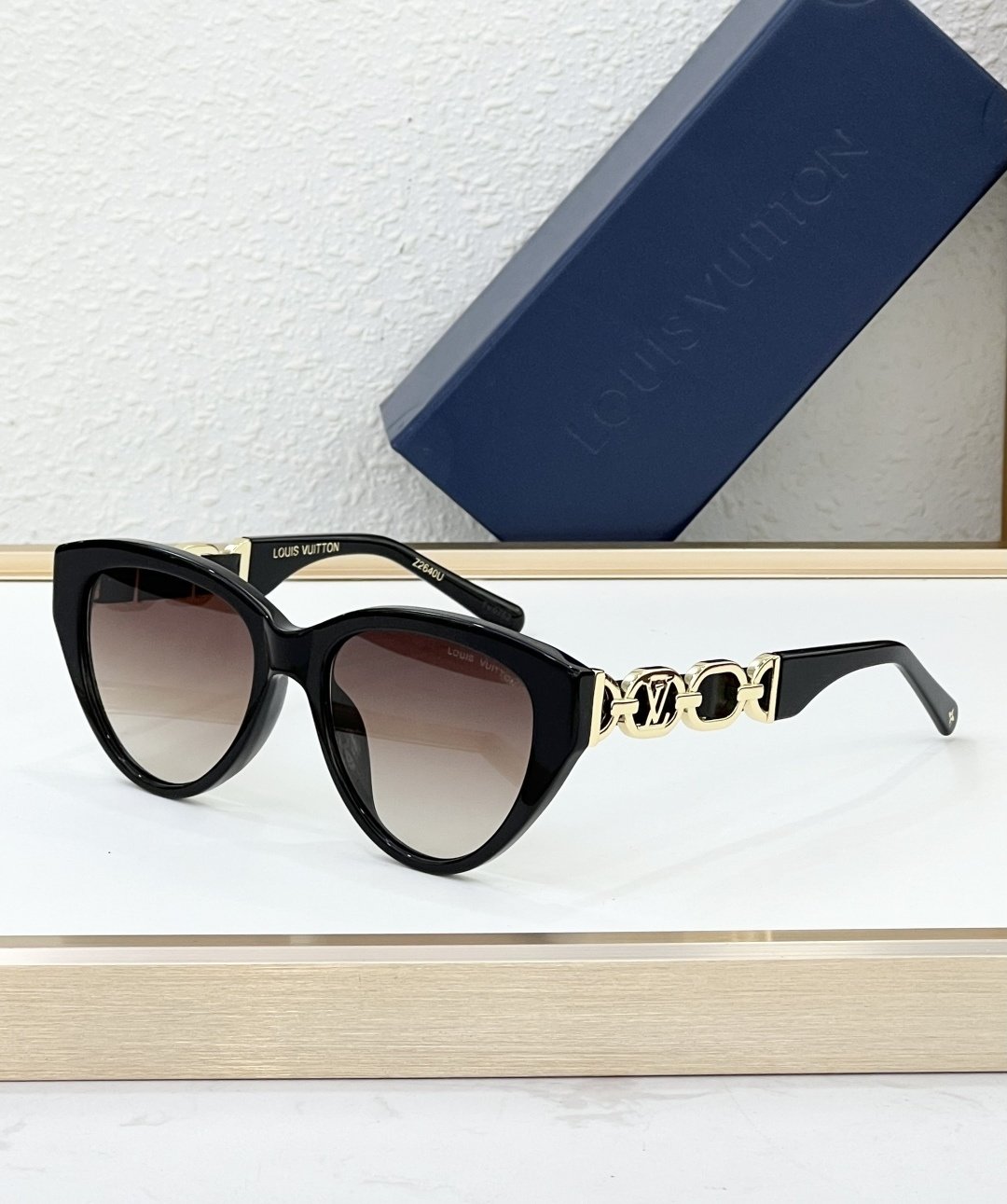 Louis Vuitton Glasses #180
