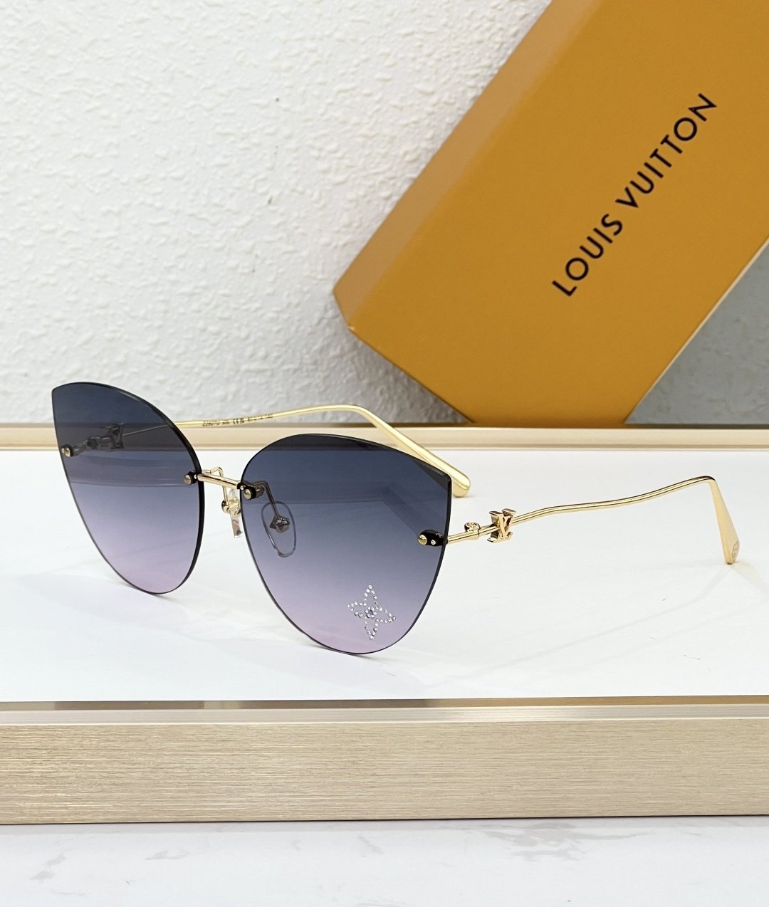 Louis Vuitton Glasses #181