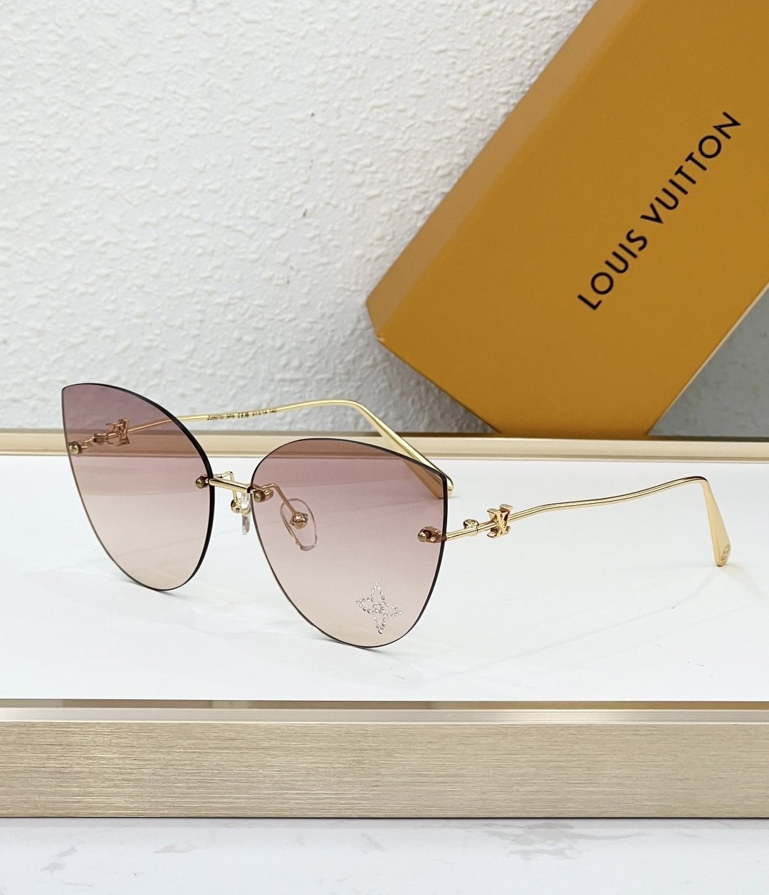 Louis Vuitton Glasses #183