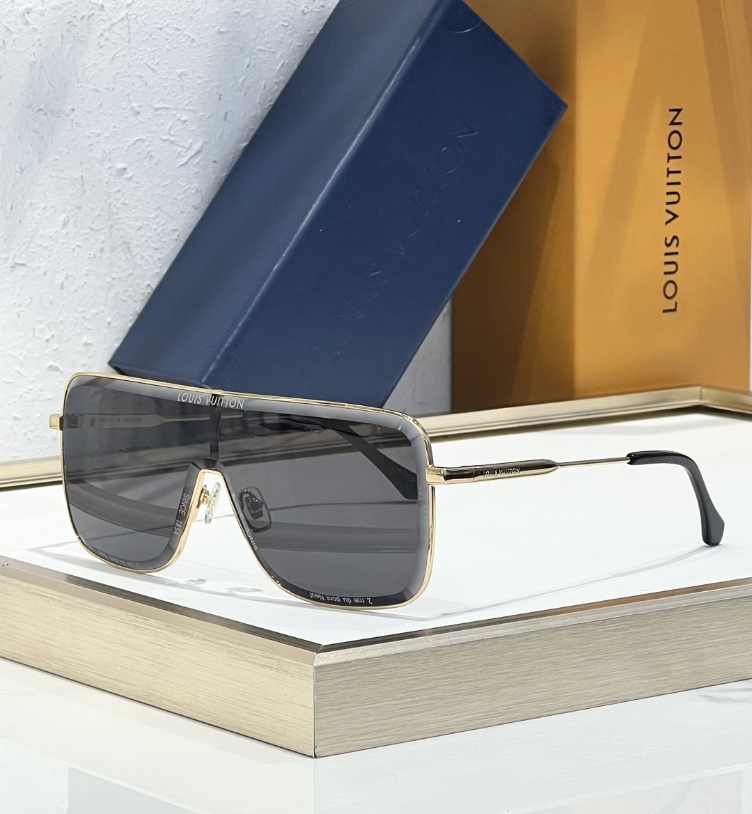 Louis Vuitton Glasses #185