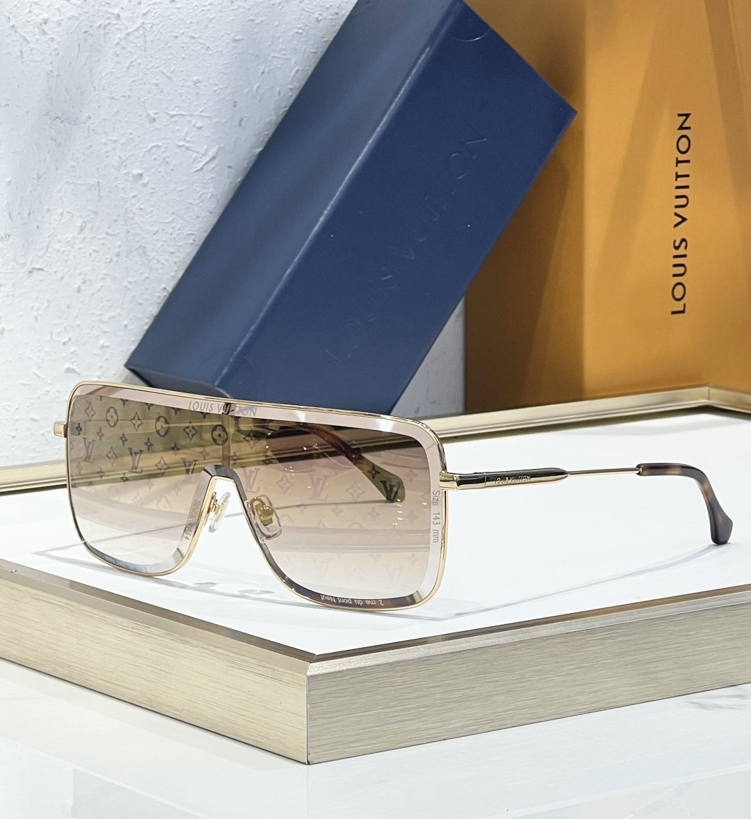 Louis Vuitton Glasses #191